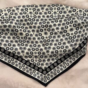 Garage tied bandana top